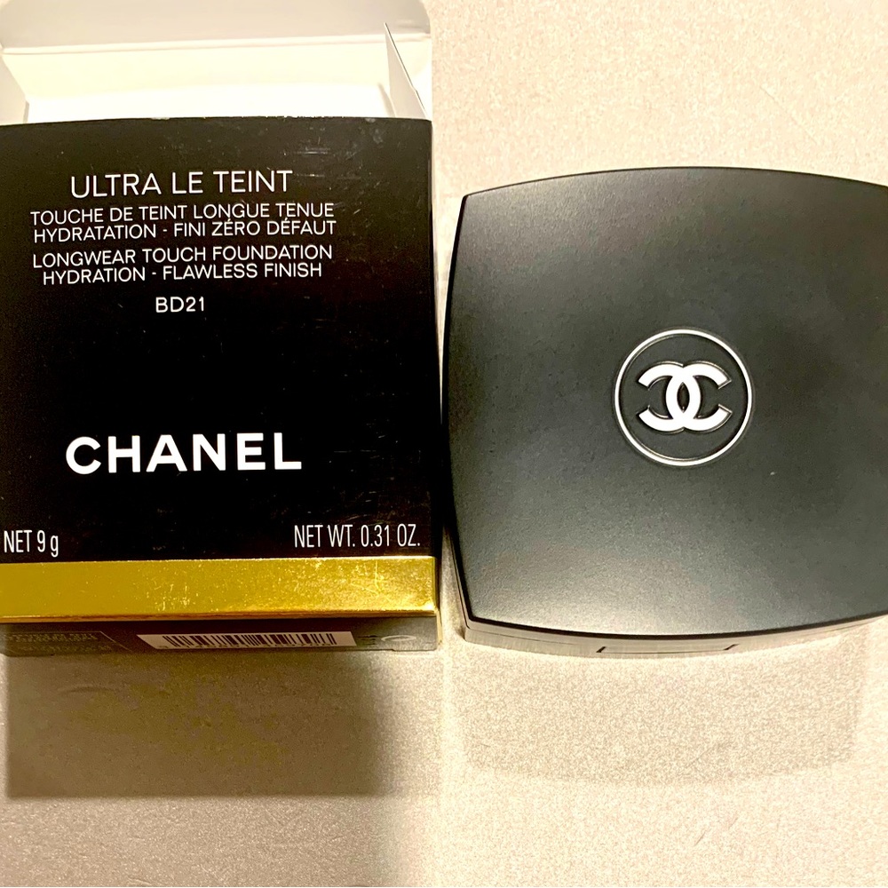 Chanel Ultra Le Teint Cushion Foundation - BD21